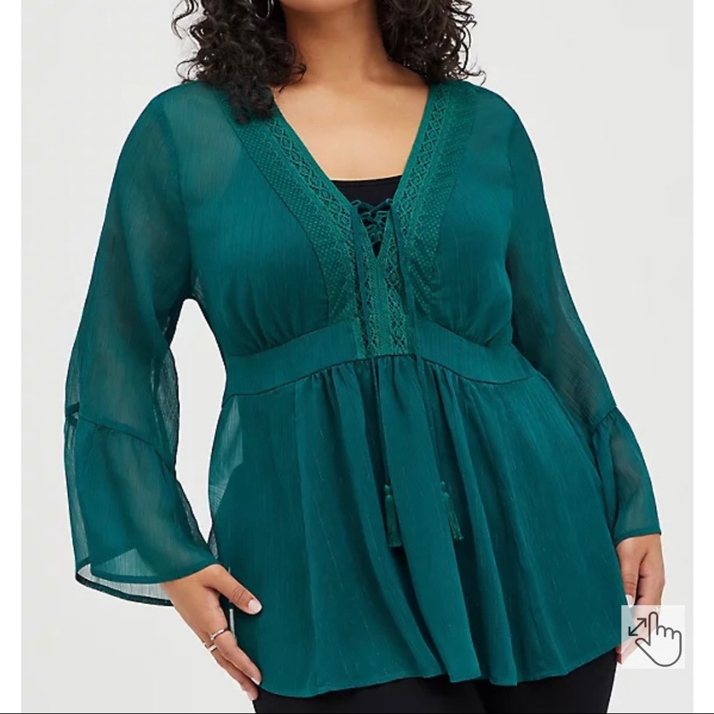 BABYDOLL CHIFFON
LUREX CROCHET DETA
LACE-UP BLOUSE